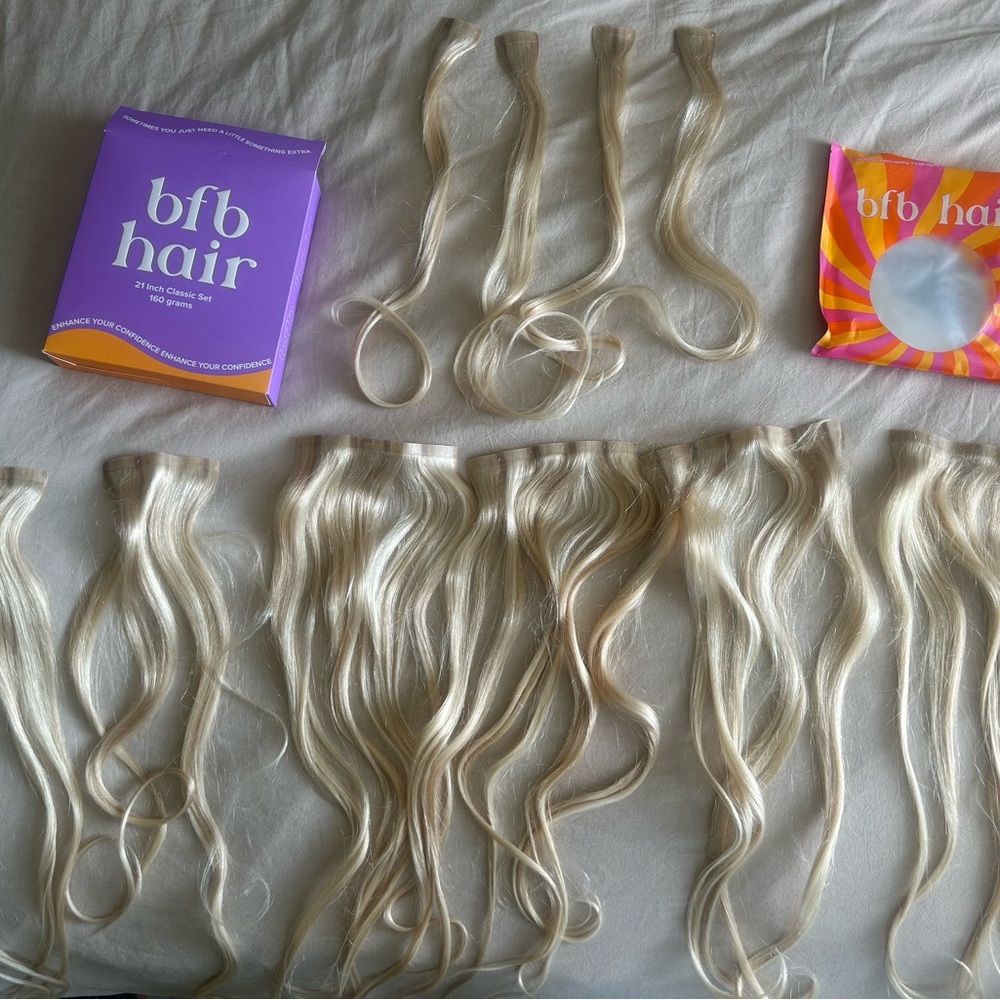 Barefoot Blonde Classic “21 set in color ‘Bombshell’